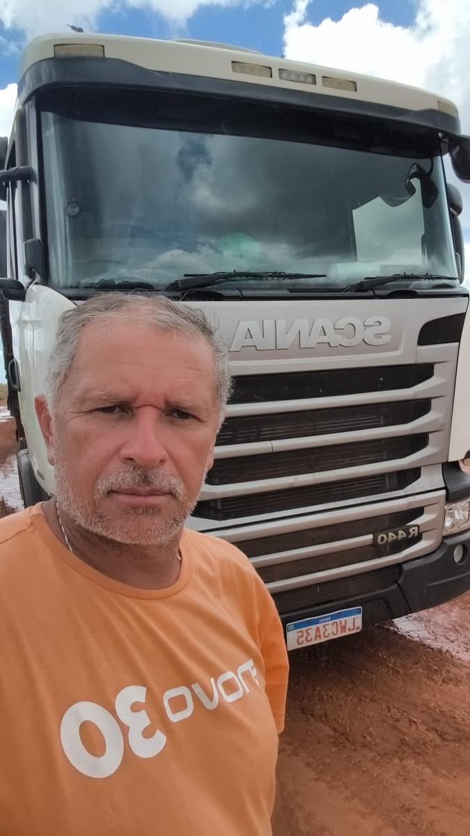 CAMINHONEIRO POR AMOR